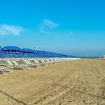 V4 Zona بيت للعطل Albarella Island