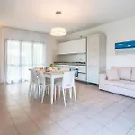 V4 Zona بيت للعطل *